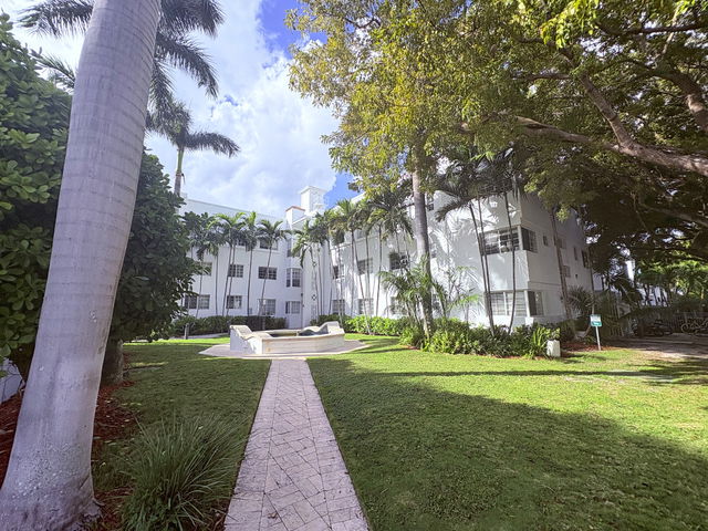 1300 Social Club  photo 3